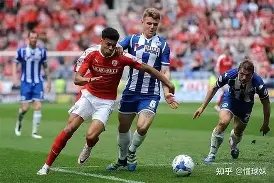 李亚鹏年轻,女友旅行分,享美照,星空娱乐,星空娱乐官网,星空娱乐官网玩家首选