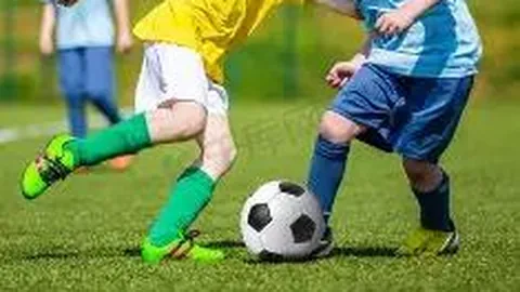 健康因素致埃贝尔与赫内斯缺阵，拜仁对阵圣保利比赛现场无二人身影